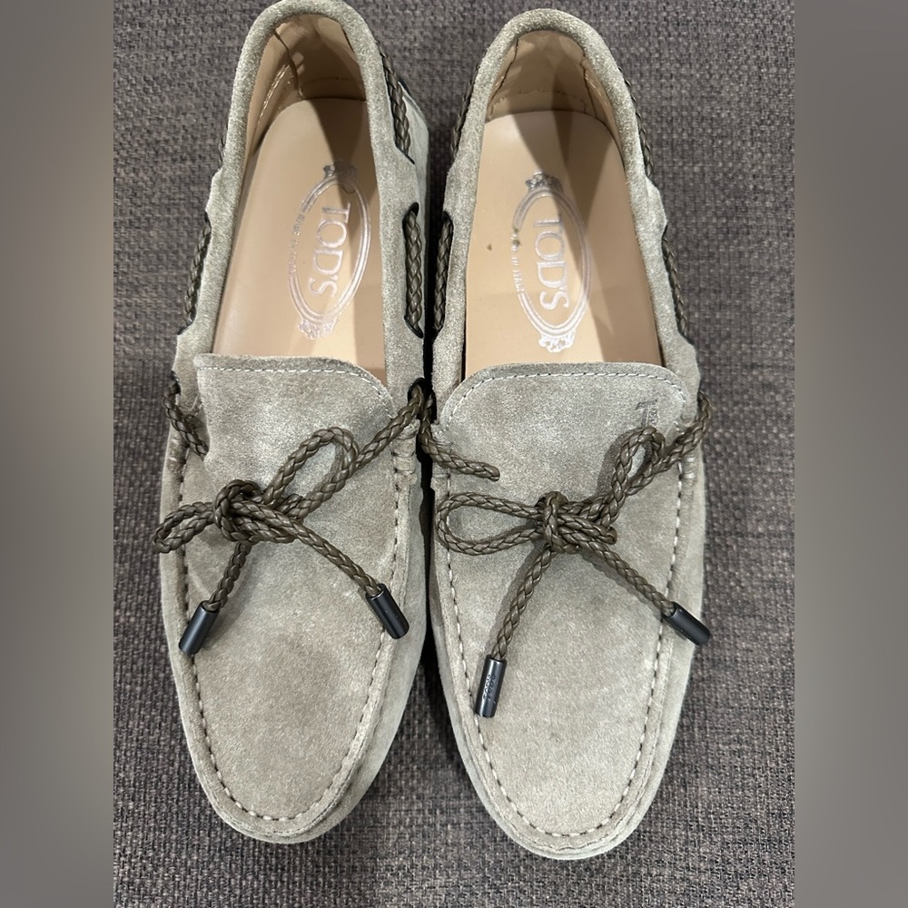 Men’s Tod’s driving shoes.